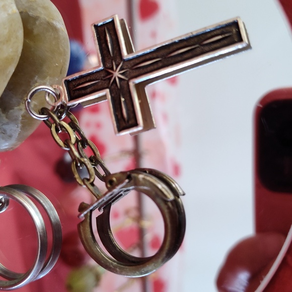 3 Unique Keychains Set Bible + Cross+ Rock Says " Believe  " GUC - Picture 4 of 5